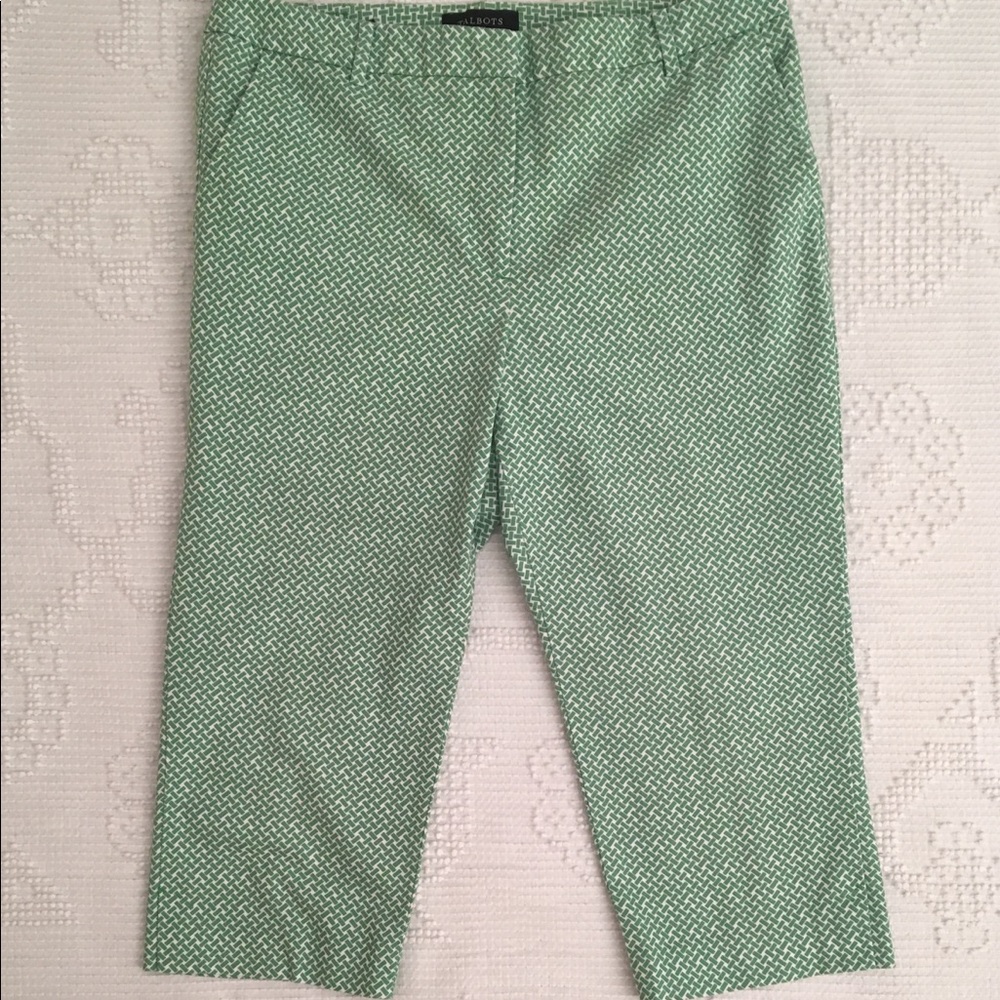 ⬇️Talbots Heritage Petite Green and White Capris